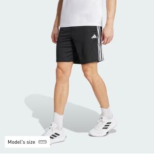 Adidas Men's 3S Chelsea shorts size medium NWT